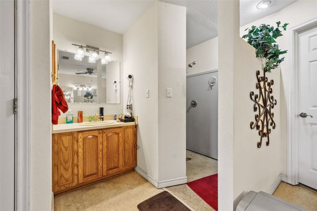 1673 County Road 1525, Ector, TX 75439