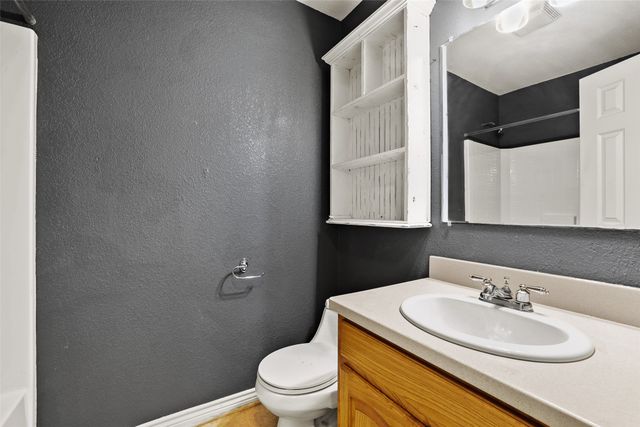 1673 County Road 1525, Ector, TX 75439