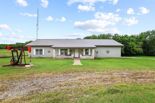 1673 County Road 1525, Ector, TX 75439