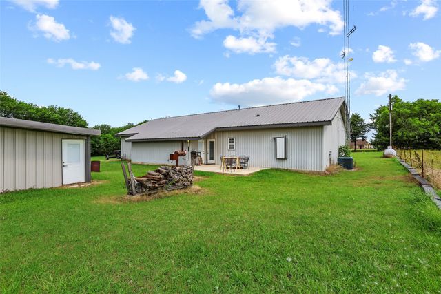 1673 County Road 1525, Ector, TX 75439