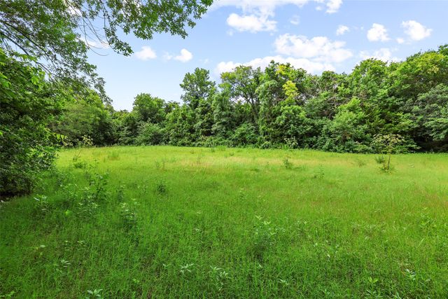 1673 County Road 1525, Ector, TX 75439