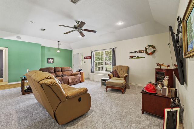1673 County Road 1525, Ector, TX 75439