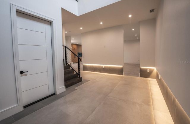 3010 W TRILBY AVENUE, Tampa, FL 33611