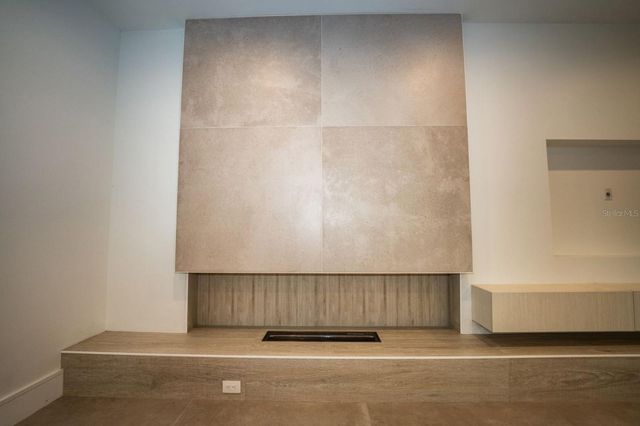 3010 W TRILBY AVENUE, Tampa, FL 33611