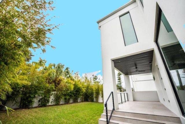 3010 W TRILBY AVENUE, Tampa, FL 33611