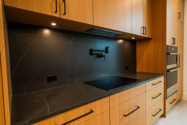 3010 W TRILBY AVENUE, Tampa, FL 33611