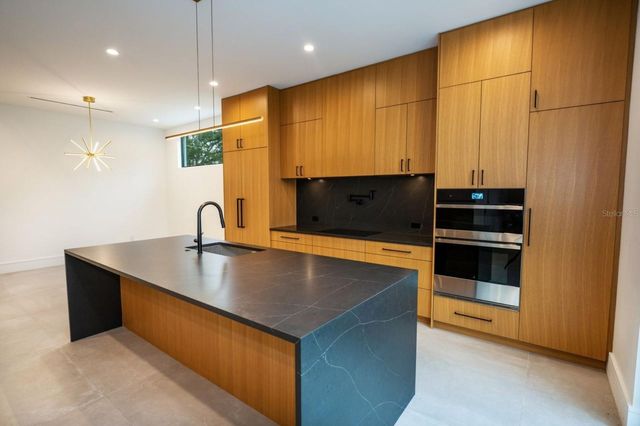 3010 W TRILBY AVENUE, Tampa, FL 33611