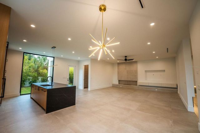 3010 W TRILBY AVENUE, Tampa, FL 33611