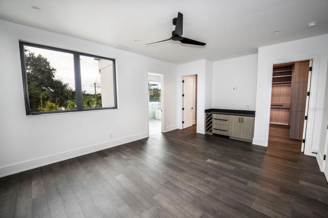 3010 W TRILBY AVENUE, Tampa, FL 33611