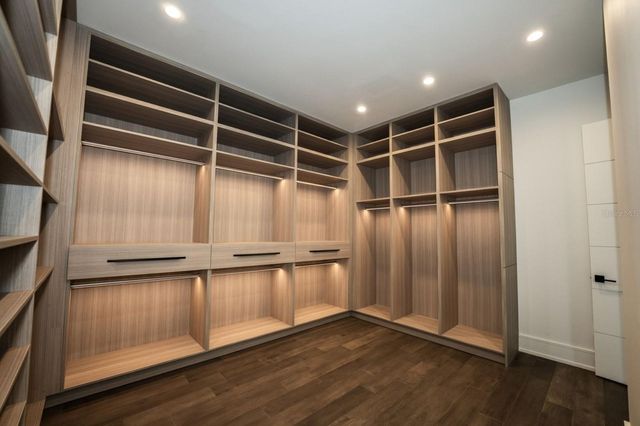 3010 W TRILBY AVENUE, Tampa, FL 33611