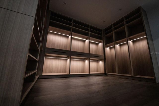 3010 W TRILBY AVENUE, Tampa, FL 33611