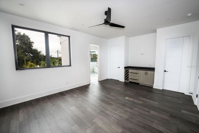 3010 W TRILBY AVENUE, Tampa, FL 33611