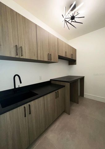 3010 W TRILBY AVENUE, Tampa, FL 33611