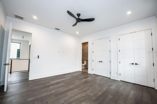 3010 W TRILBY AVENUE, Tampa, FL 33611