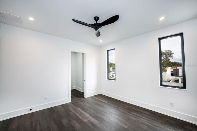 3010 W TRILBY AVENUE, Tampa, FL 33611