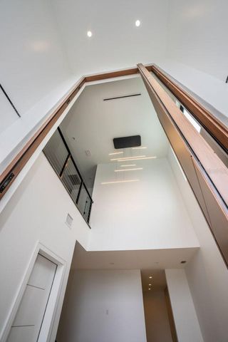 3010 W TRILBY AVENUE, Tampa, FL 33611