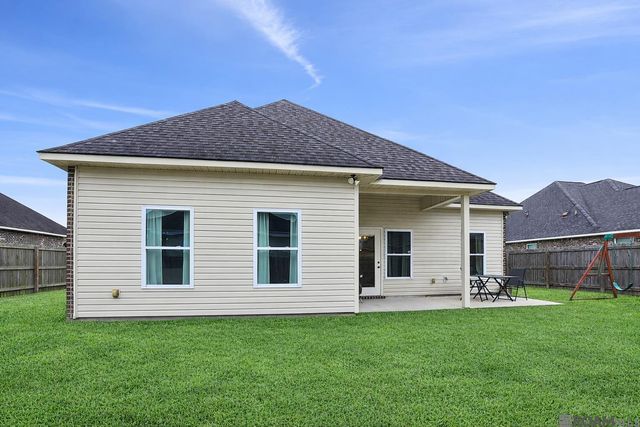 1706 S Gonzales Trace Ave, Gonzales, LA 70737