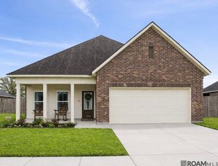 1706 S Gonzales Trace Ave, Gonzales, LA 70737
