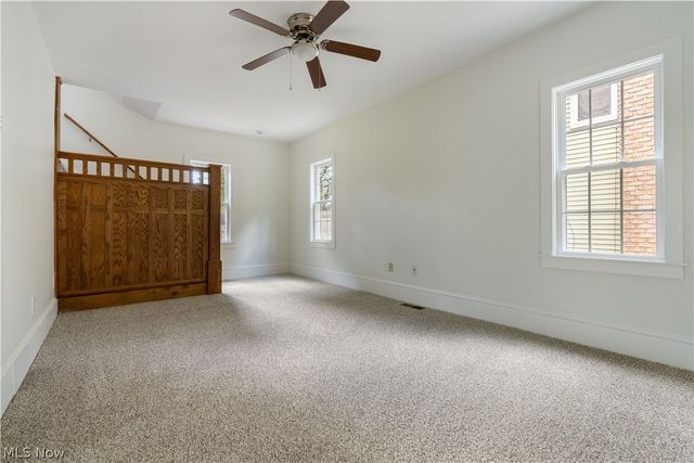 156 E Mapledale Avenue, Akron, OH 44301