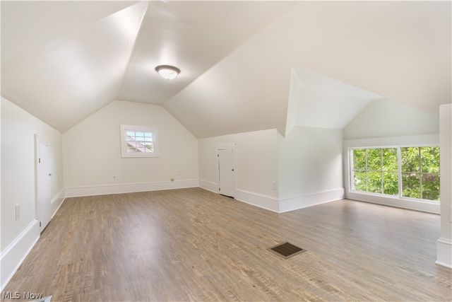 156 E Mapledale Avenue, Akron, OH 44301