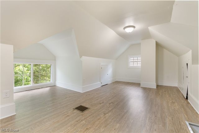 156 E Mapledale Avenue, Akron, OH 44301