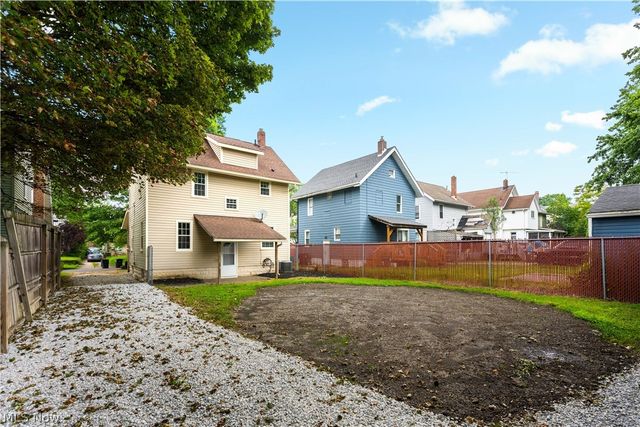 156 E Mapledale Avenue, Akron, OH 44301
