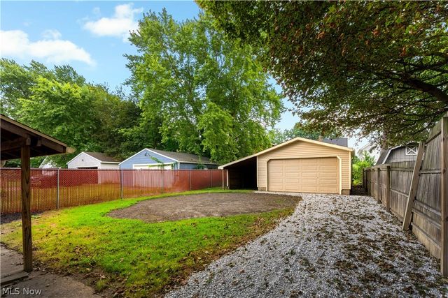 156 E Mapledale Avenue, Akron, OH 44301