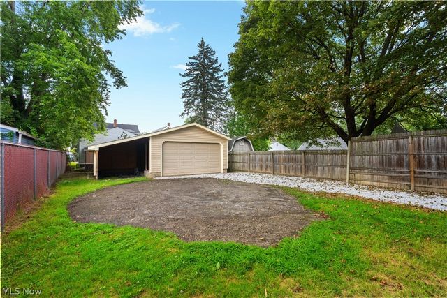 156 E Mapledale Avenue, Akron, OH 44301