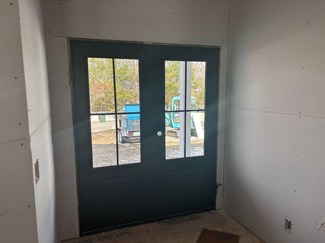 61 Whitford Street, Manchester, NH 03104