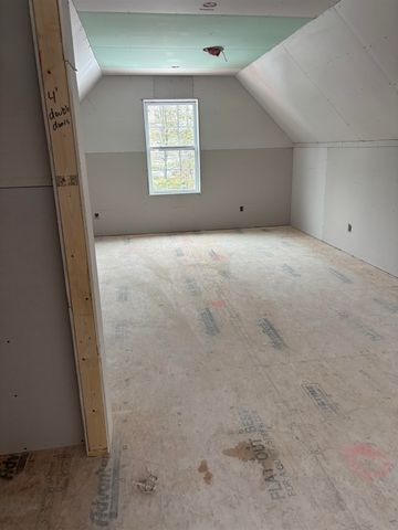 61 Whitford Street, Manchester, NH 03104