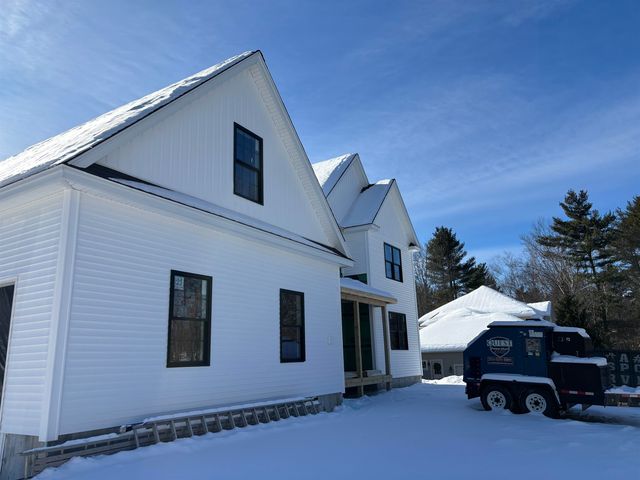 61 Whitford Street, Manchester, NH 03104