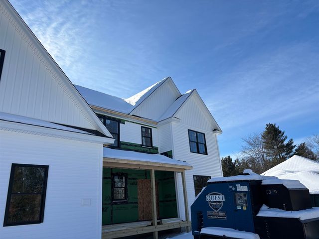 61 Whitford Street, Manchester, NH 03104