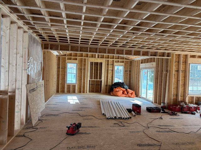 61 Whitford Street, Manchester, NH 03104