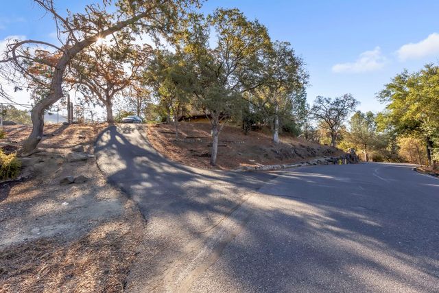 65 Poker Flat Rd, Copperopolis, CA 95228