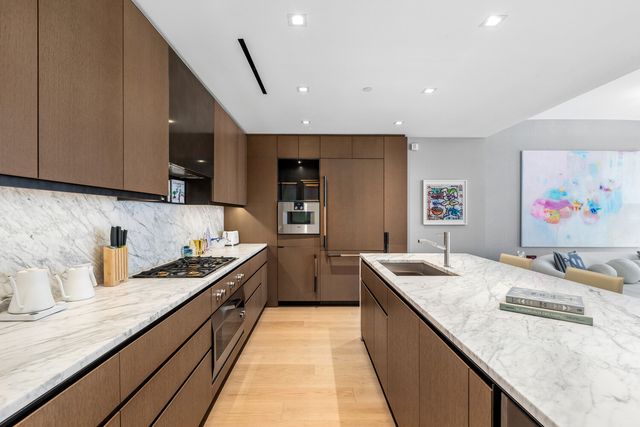 555 W 22nd St Apt 5CE, New York City, NY 10011