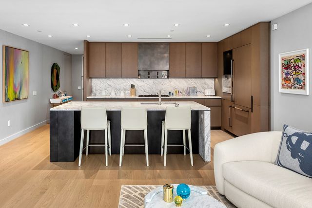 555 W 22nd St Apt 5CE, New York City, NY 10011