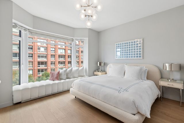 555 W 22nd St Apt 5CE, New York City, NY 10011