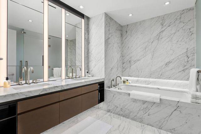 555 W 22nd St Apt 5CE, New York City, NY 10011