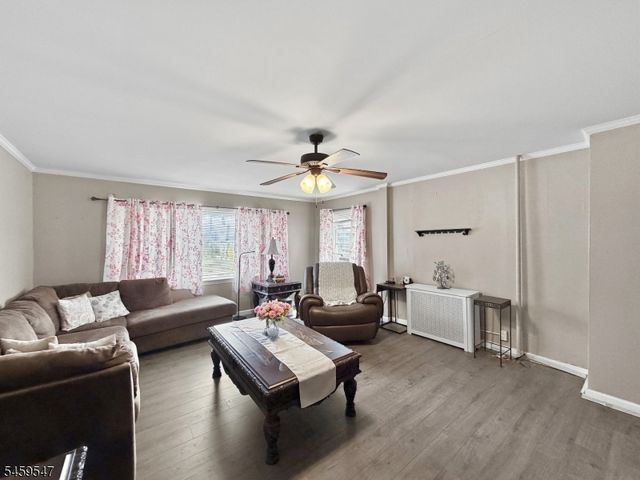 733 Schuyler Ave, Lyndhurst Twp., NJ 07071