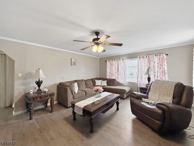 733 Schuyler Ave, Lyndhurst Twp., NJ 07071