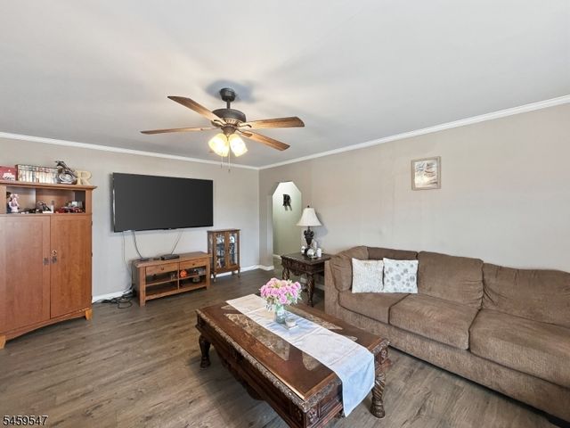 733 Schuyler Ave, Lyndhurst Twp., NJ 07071