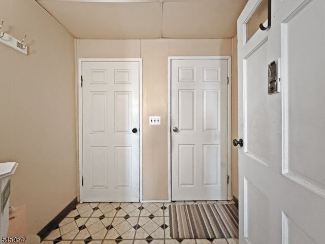 733 Schuyler Ave, Lyndhurst Twp., NJ 07071