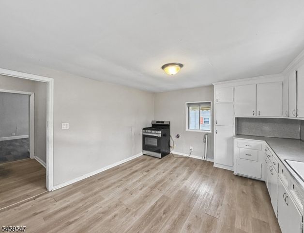 733 Schuyler Ave, Lyndhurst Twp., NJ 07071