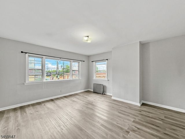 733 Schuyler Ave, Lyndhurst Twp., NJ 07071