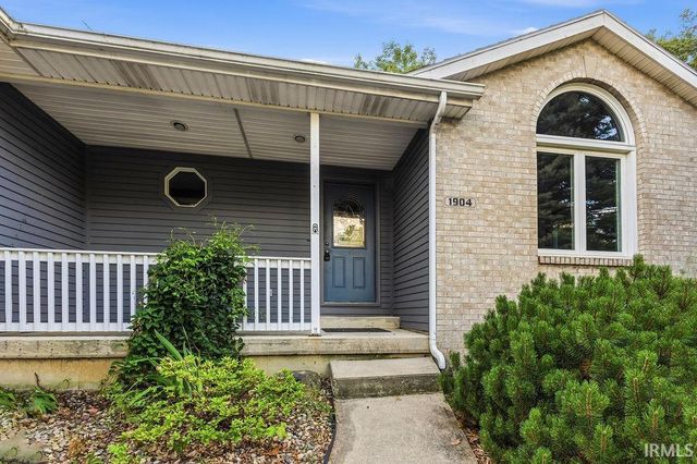 1904 Hunters Ridge Drive, Huntington, IN 46750