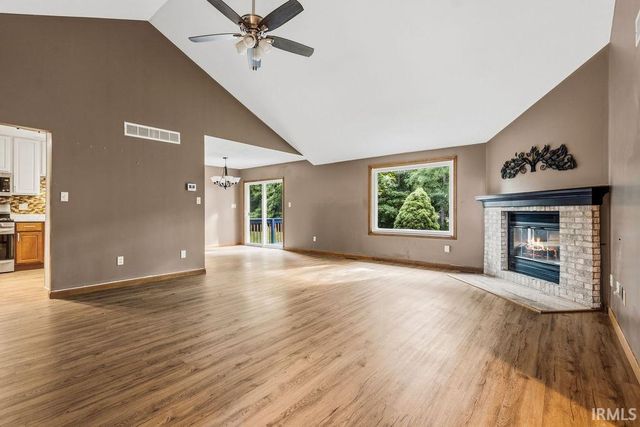 1904 Hunters Ridge Drive, Huntington, IN 46750