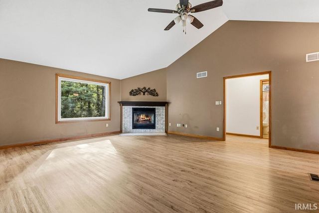 1904 Hunters Ridge Drive, Huntington, IN 46750