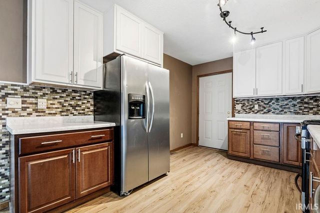 1904 Hunters Ridge Drive, Huntington, IN 46750