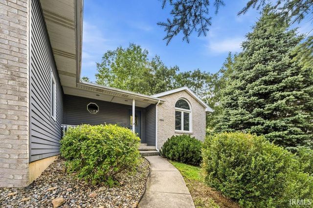 1904 Hunters Ridge Drive, Huntington, IN 46750