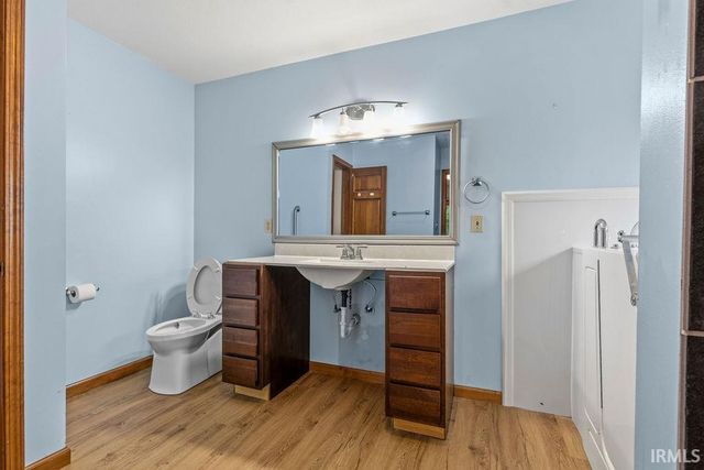 1904 Hunters Ridge Drive, Huntington, IN 46750